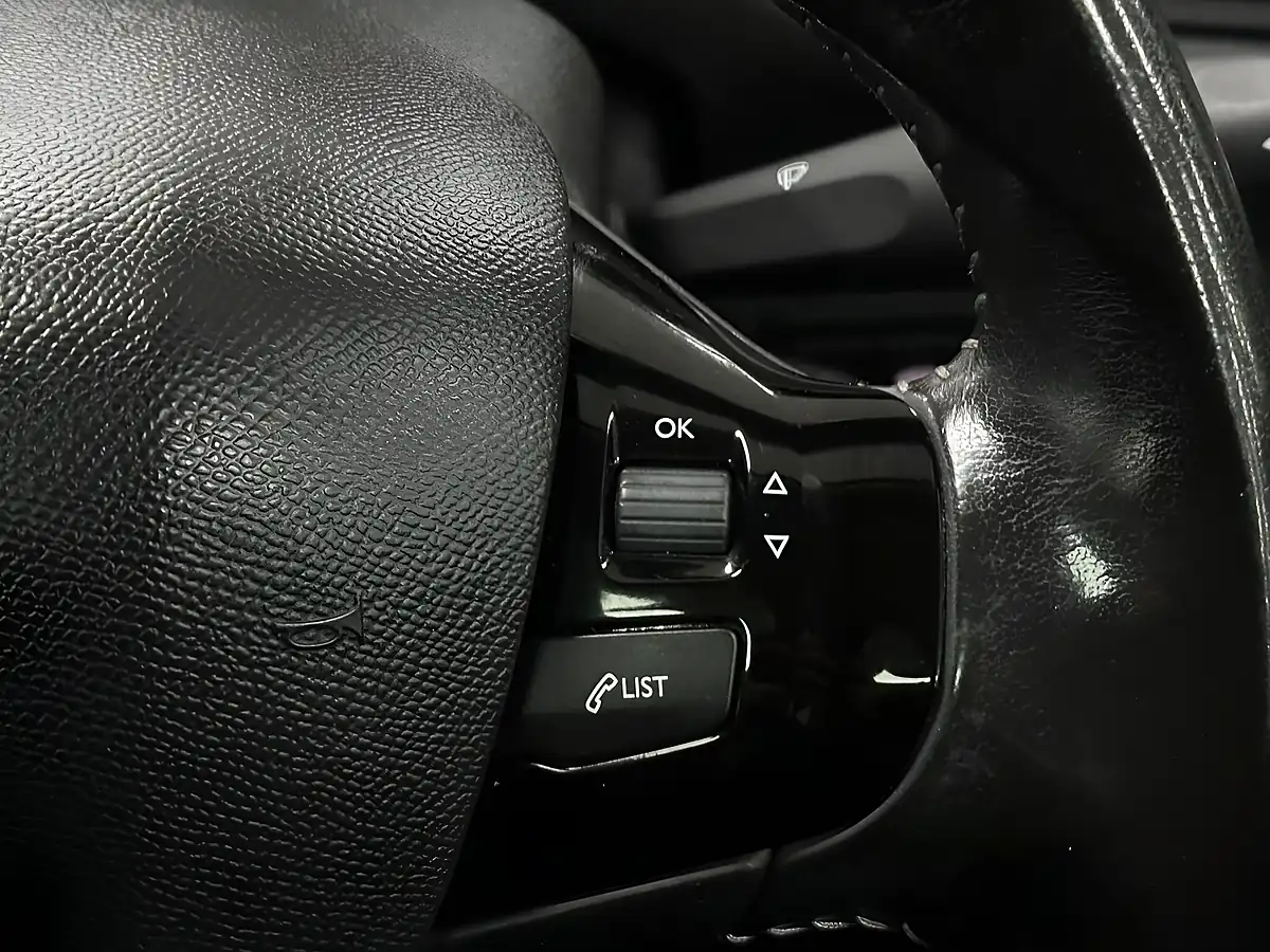 Used 2013 Peugeot 308 Allure White - Interior and Exterior details 15