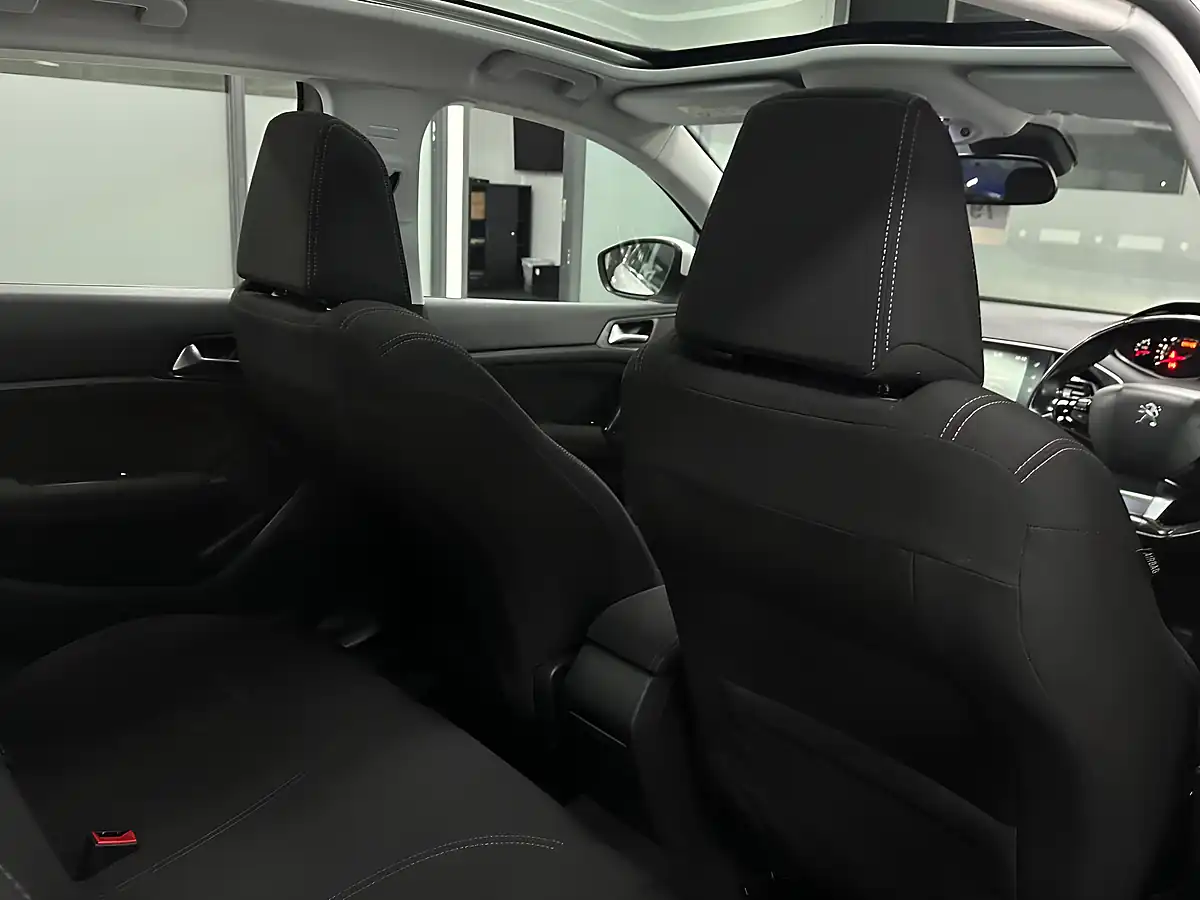 Used 2013 Peugeot 308 Allure White - Interior and Exterior details 18