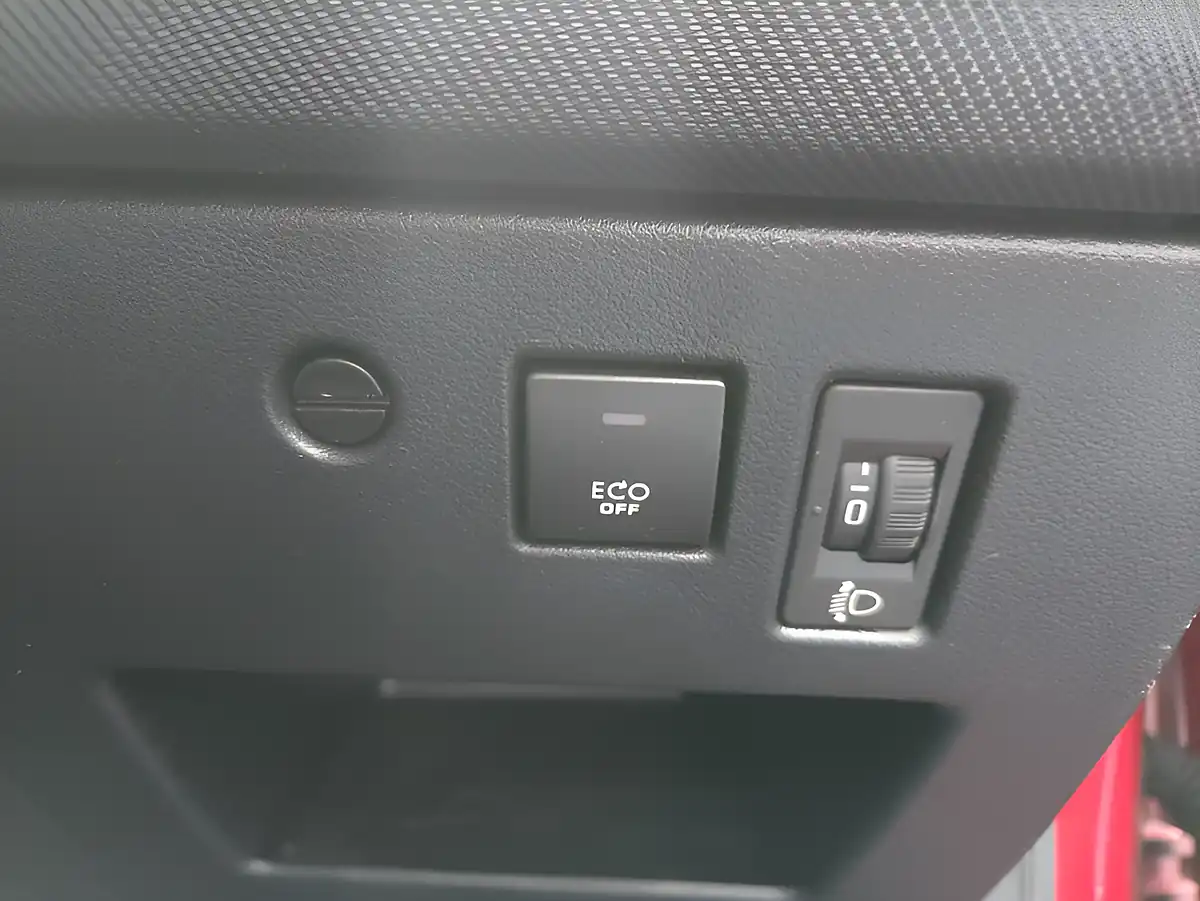 Used 2013 Peugeot 308 Sr Egc Red - Interior and Exterior details 17