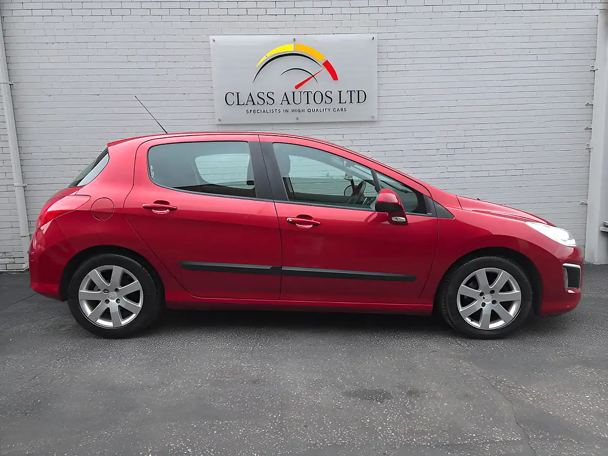 Used 2013 Peugeot 308 Sr Egc Red - Interior and Exterior details 8