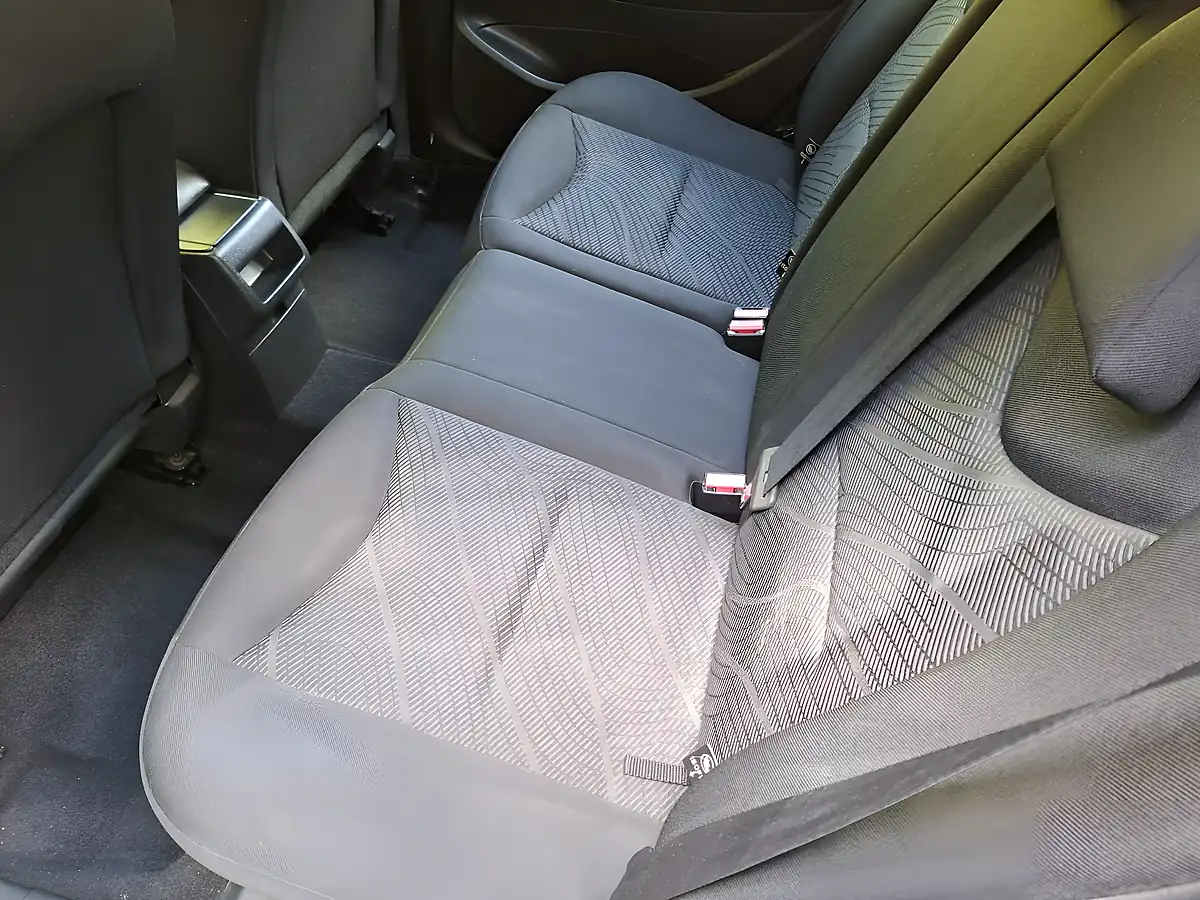 Used 2013 Peugeot 308 Sw Access Silver - Interior and Exterior details 11