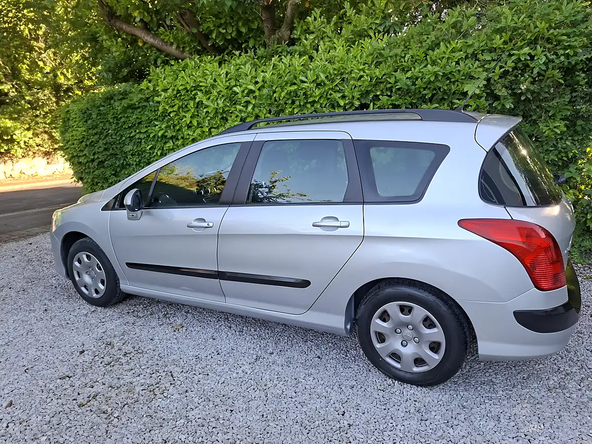 Used 2013 Peugeot 308 Sw Access Silver - Interior and Exterior details 3