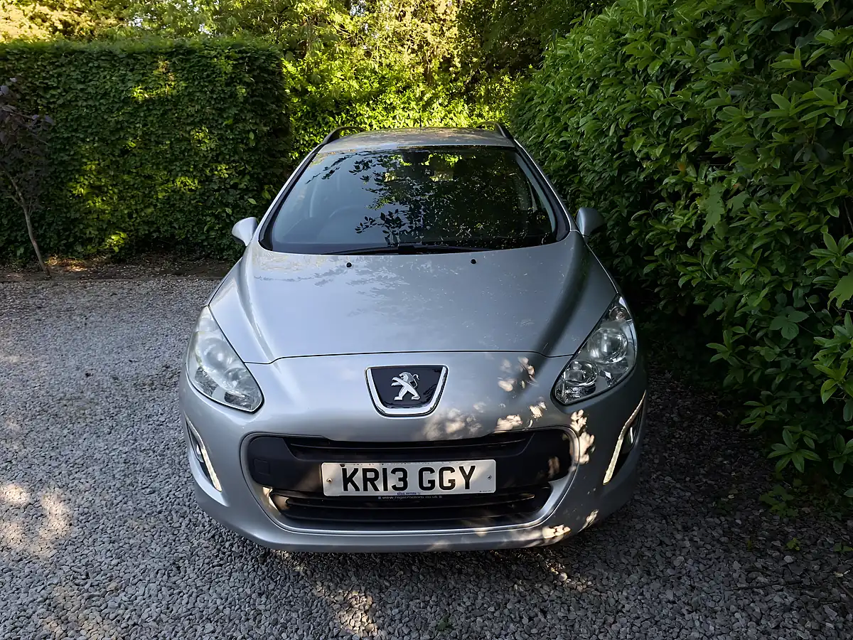 Used 2013 Peugeot 308 Sw Access Silver - Interior and Exterior details 7