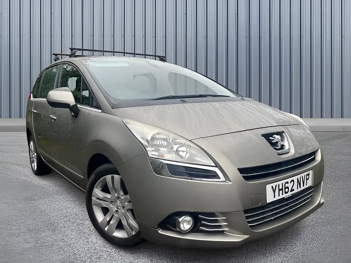Used 2013 Peugeot 5008 Active Grey - Front View