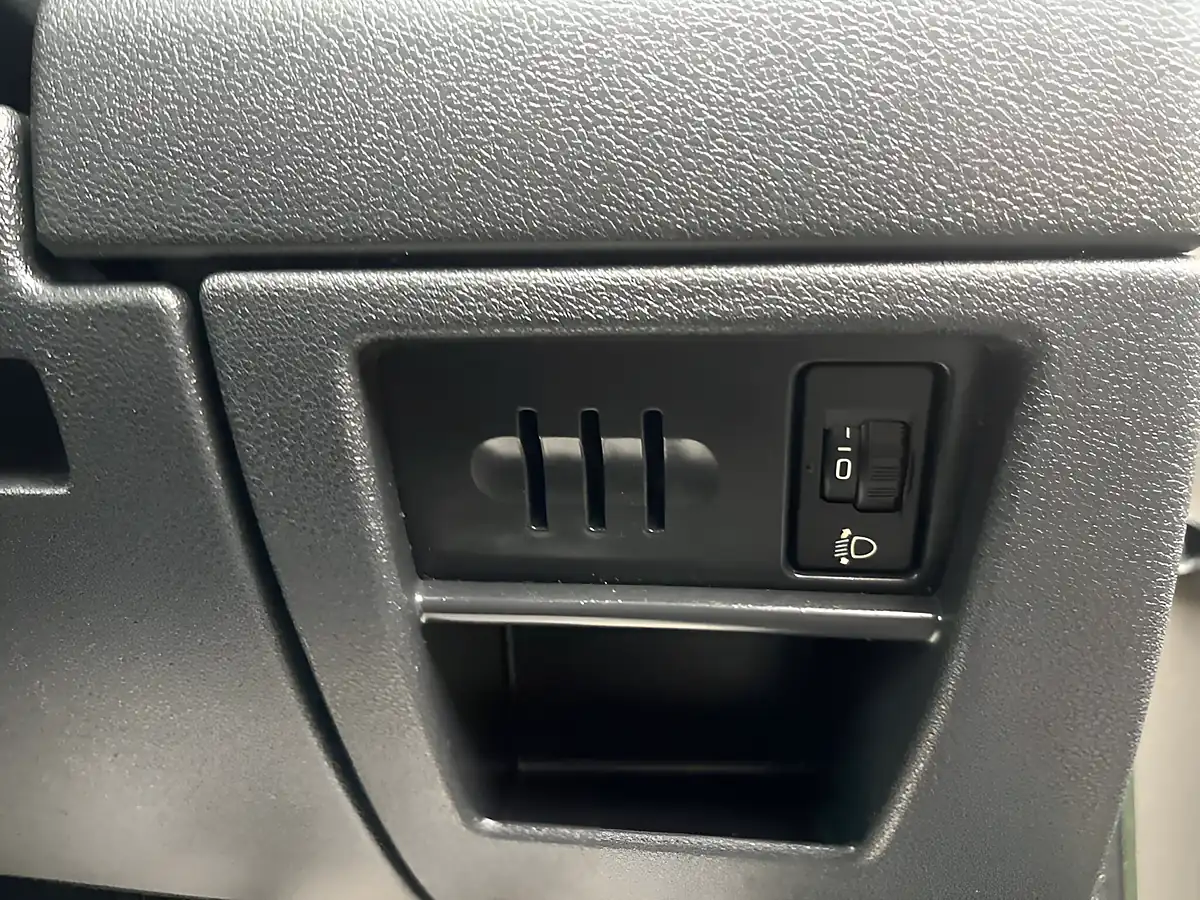 Used 2013 Peugeot 5008 Active Grey - Interior and Exterior details 13