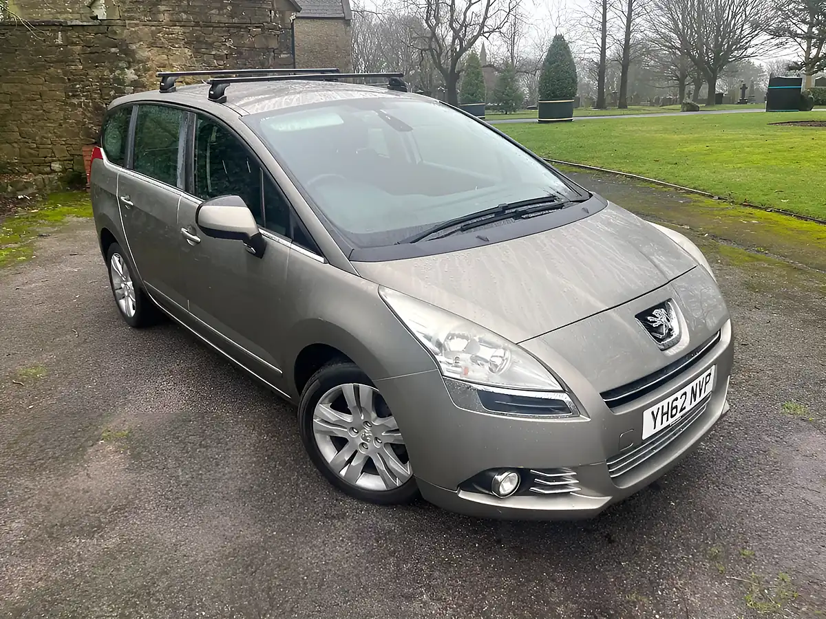 Used 2013 Peugeot 5008 Active Grey - Interior and Exterior details 14