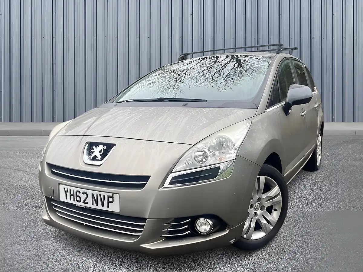 Used 2013 Peugeot 5008 Active Grey - Interior and Exterior details 3