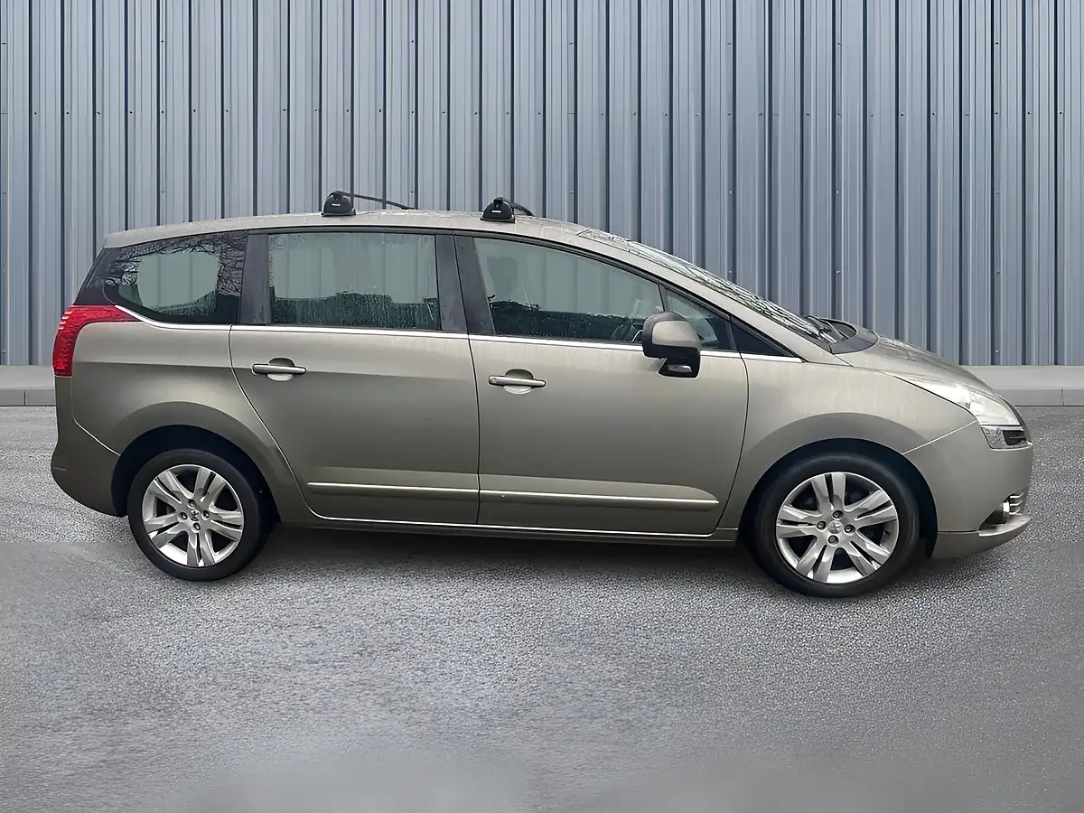 Used 2013 Peugeot 5008 Active Grey - Interior and Exterior details 7