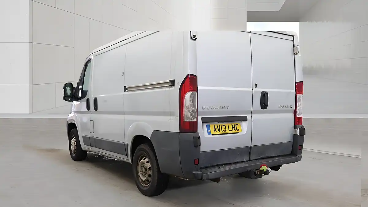 Used 2013 Peugeot Boxer 330 L1 H1 4dr Silver - Interior and Exterior details 3