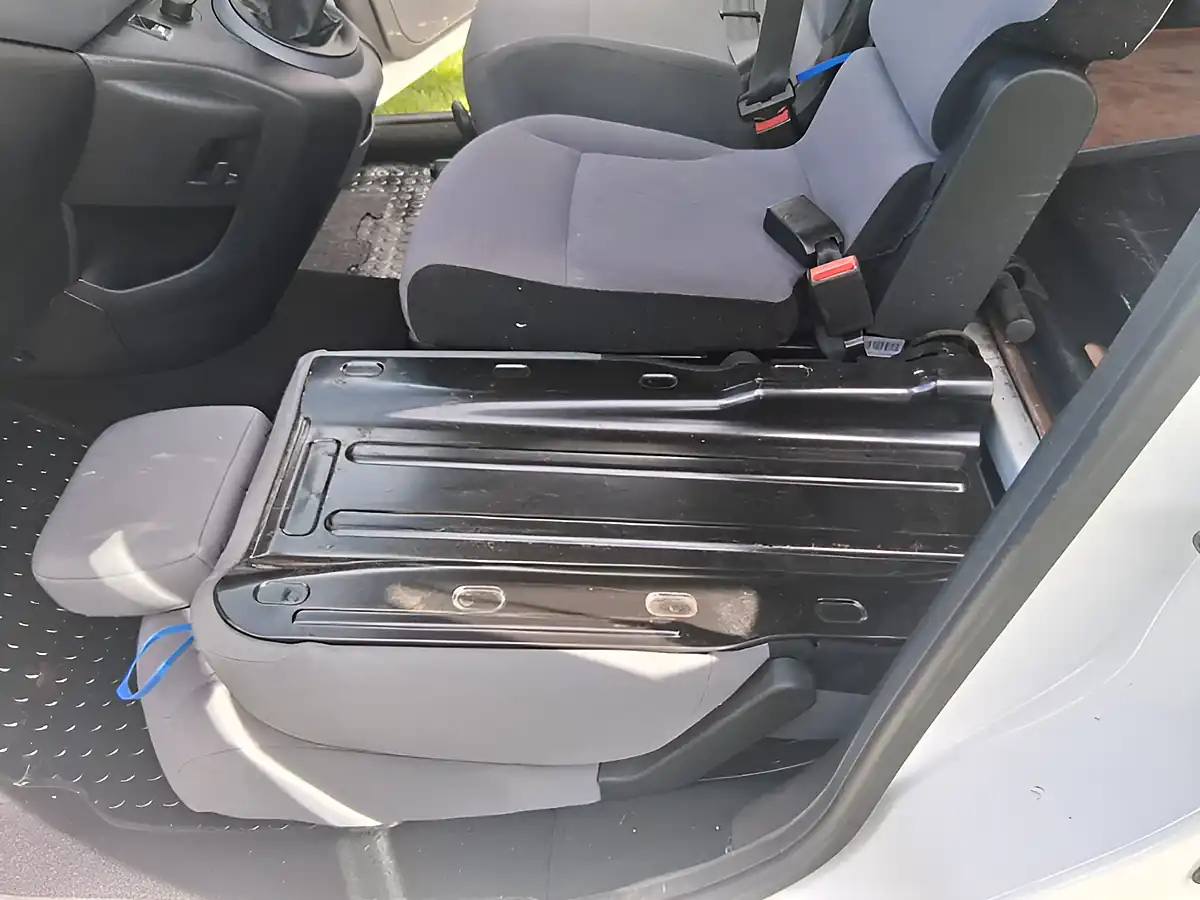 Used 2013 Peugeot Partner 850 Professional White - Interior and Exterior details 12