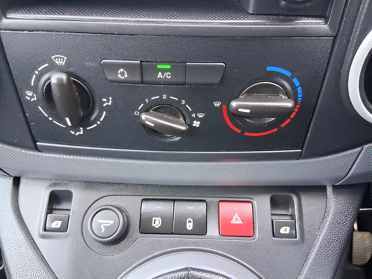 Used 2013 Peugeot Partner 850 Professional White - Interior and Exterior details 16