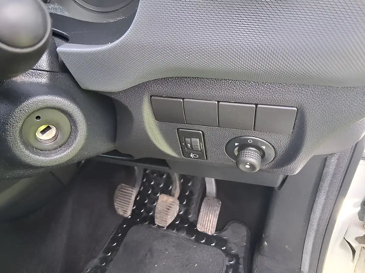 Used 2013 Peugeot Partner 850 Professional White - Interior and Exterior details 18