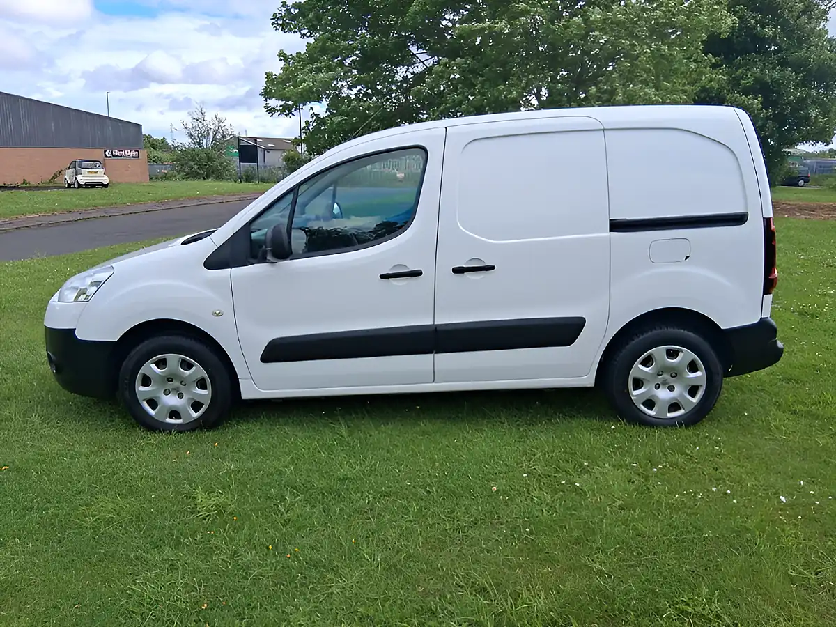 Used 2013 Peugeot Partner 850 Professional White - Interior and Exterior details 2
