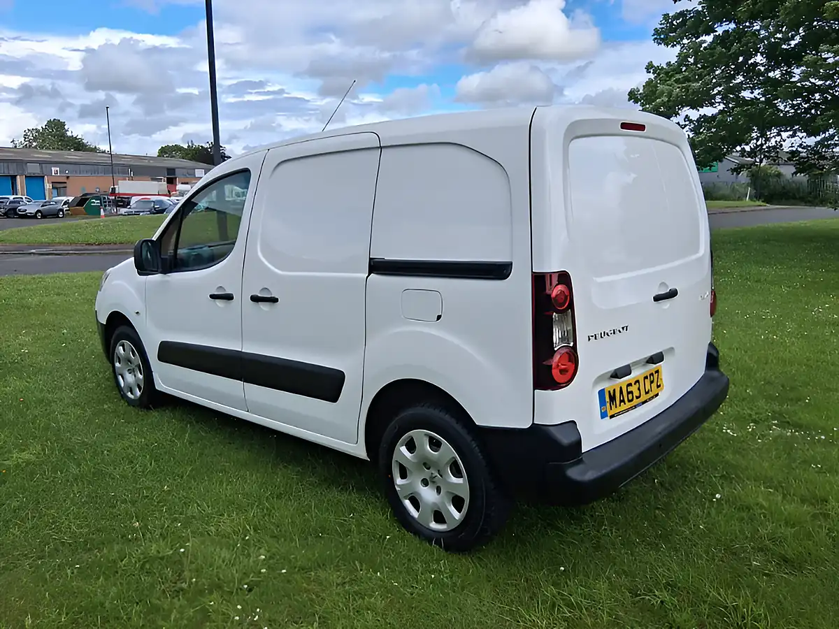 Used 2013 Peugeot Partner 850 Professional White - Interior and Exterior details 3