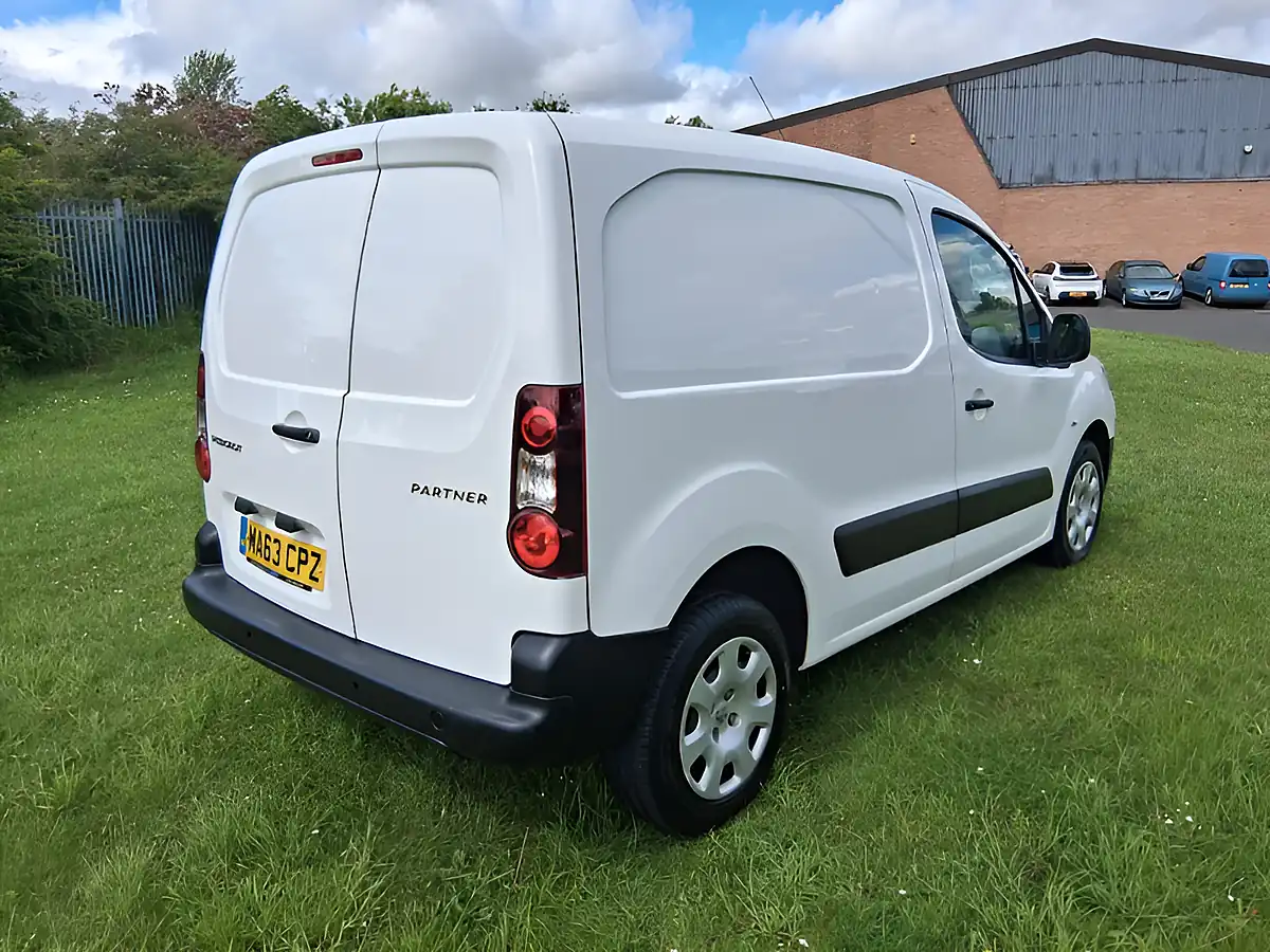 Used 2013 Peugeot Partner 850 Professional White - Interior and Exterior details 5