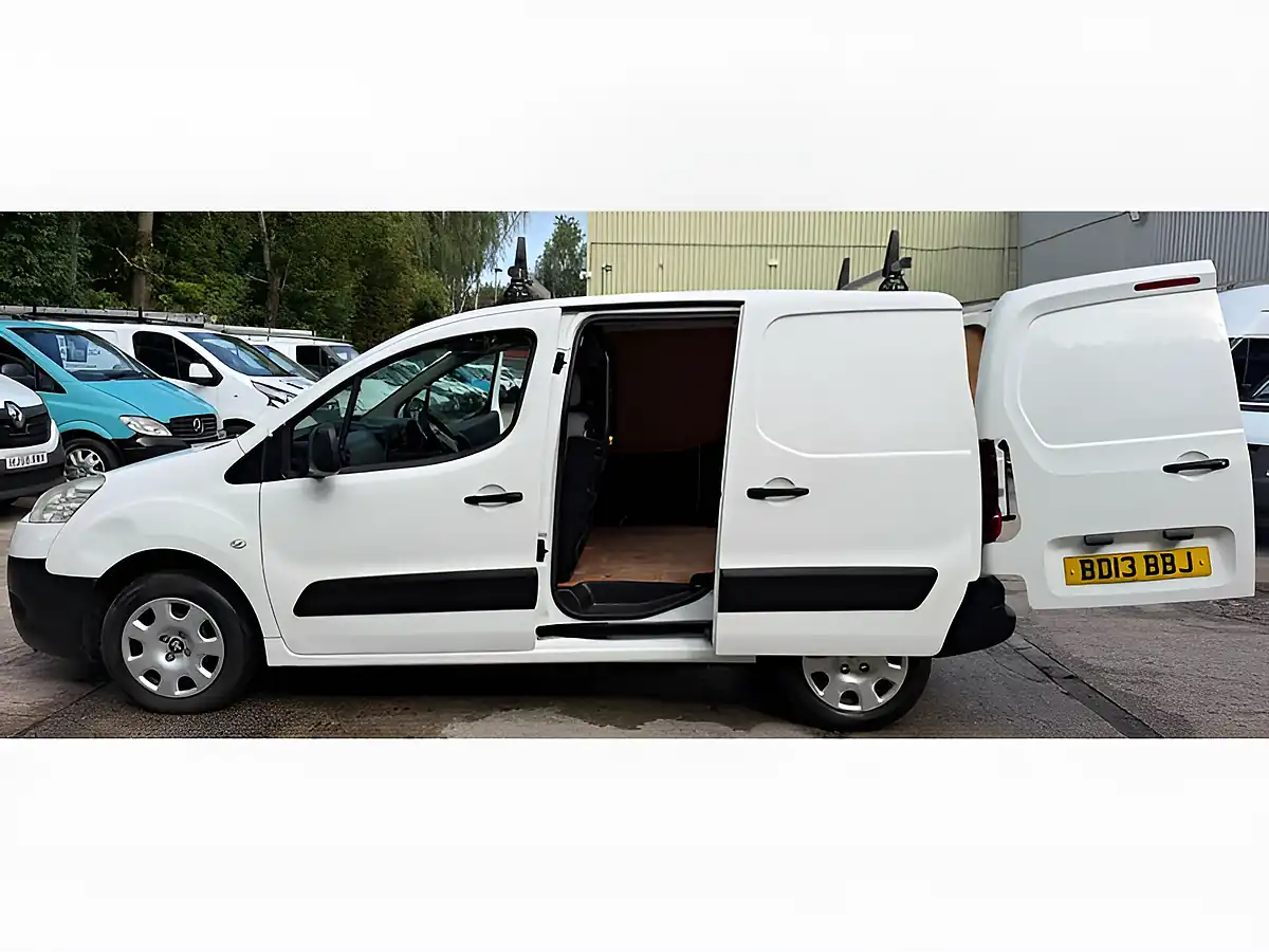 Used 2013 Peugeot Partner 850 S White - Interior and Exterior details 11