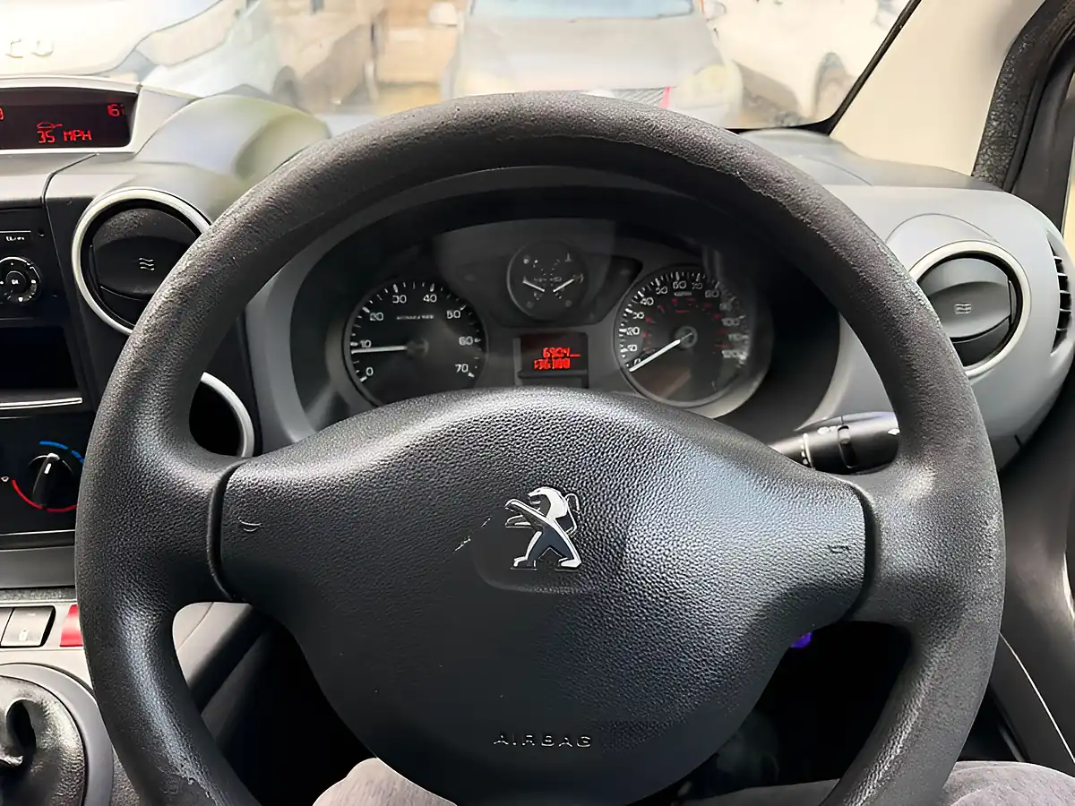 Used 2013 Peugeot Partner 850 S White - Interior and Exterior details 13