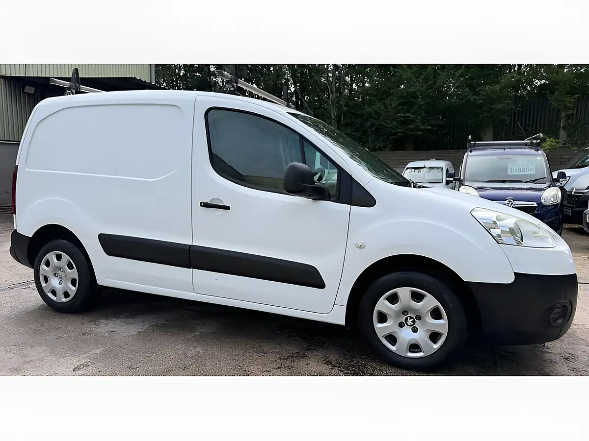Used 2013 Peugeot Partner 850 S White - Interior and Exterior details 4
