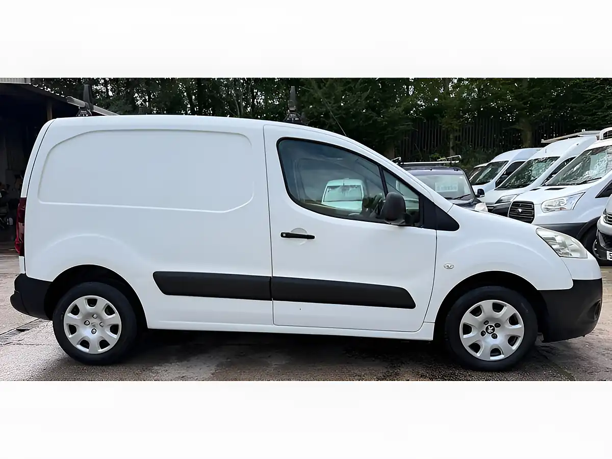 Used 2013 Peugeot Partner 850 S White - Interior and Exterior details 5