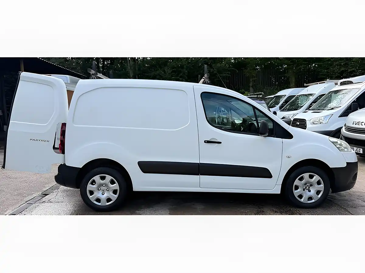 Used 2013 Peugeot Partner 850 S White - Interior and Exterior details 6