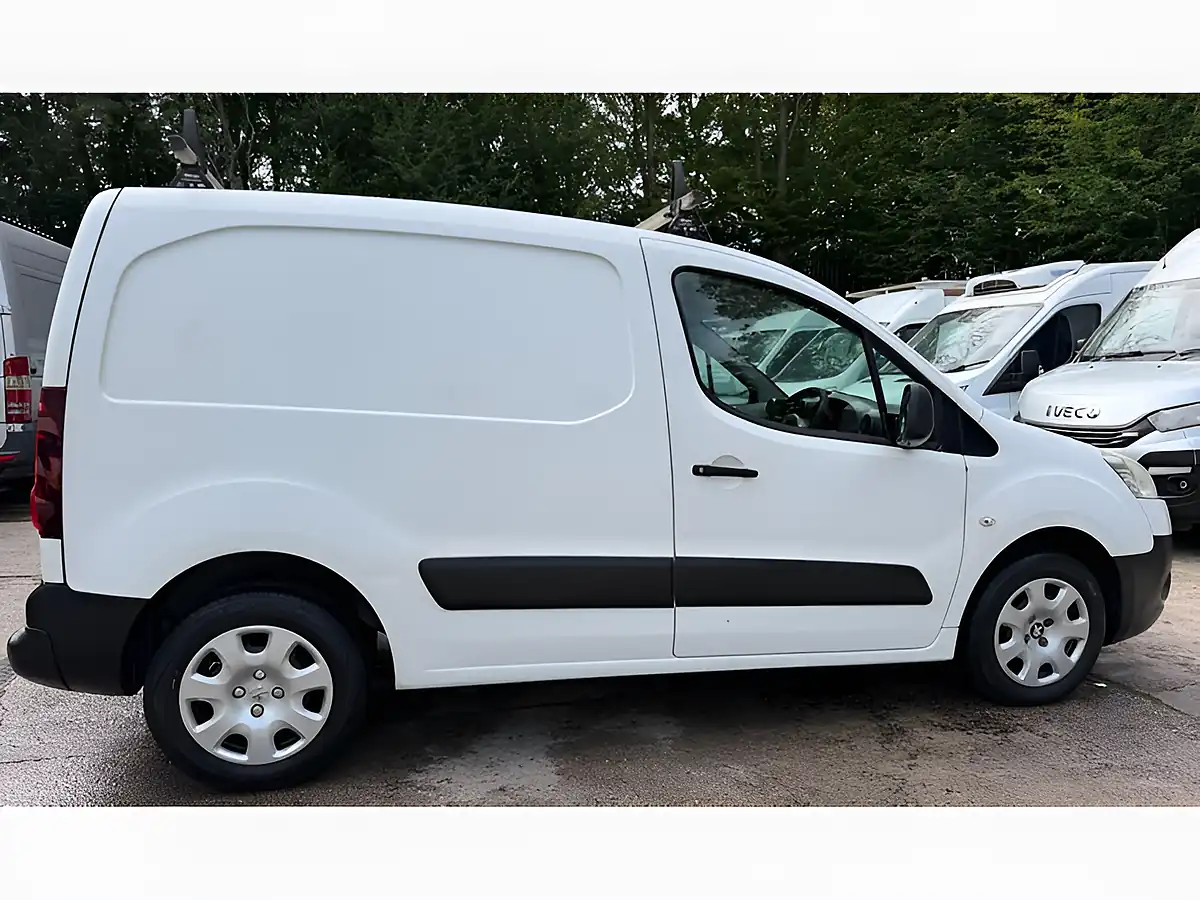Used 2013 Peugeot Partner 850 S White - Interior and Exterior details 7