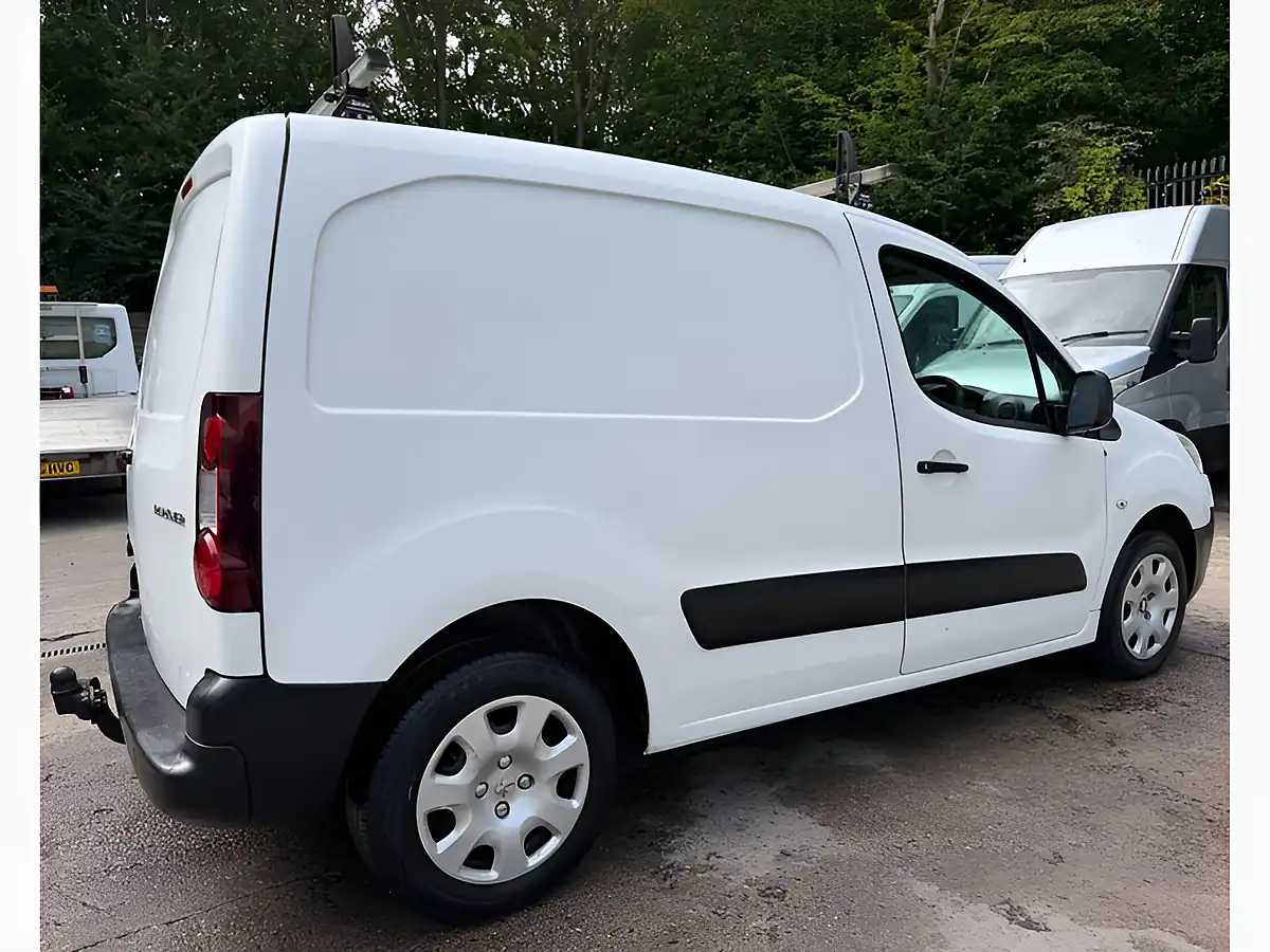 Used 2013 Peugeot Partner 850 S White - Interior and Exterior details 8