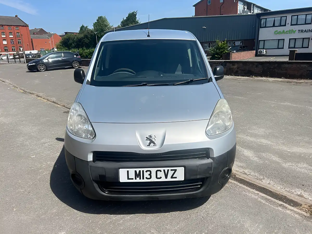 Used 2013 Peugeot Partner Silver - Front View