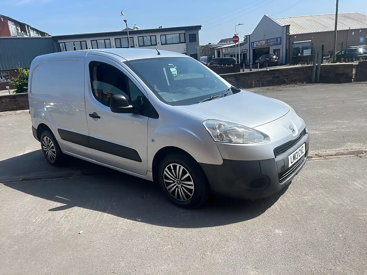 Used 2013 Peugeot Partner Silver - Interior and Exterior details 3