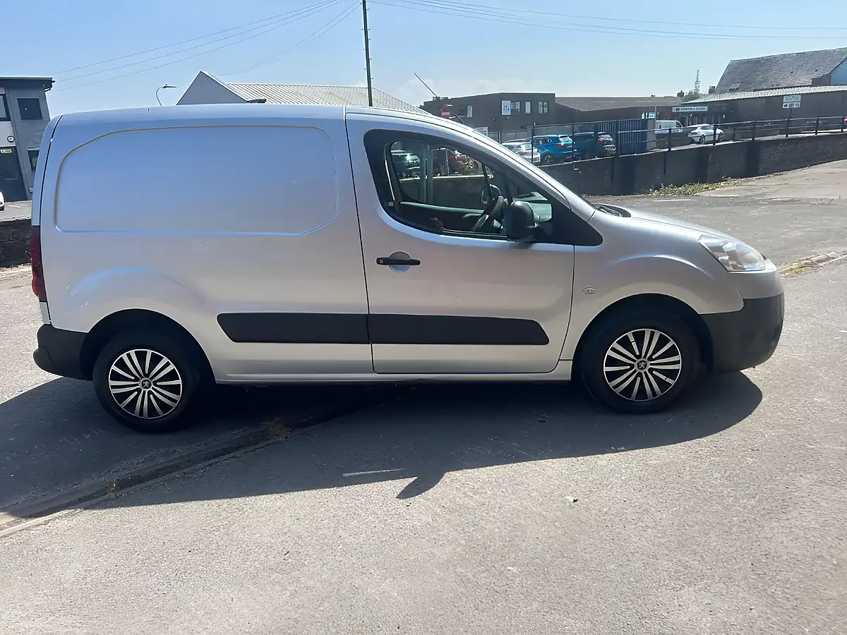 Used 2013 Peugeot Partner Silver - Interior and Exterior details 4