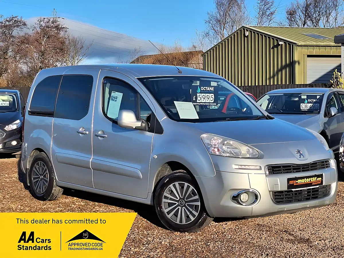 Used 2013 Peugeot Partner Tepee Tepee S Egc (s/S) Silver - Front View