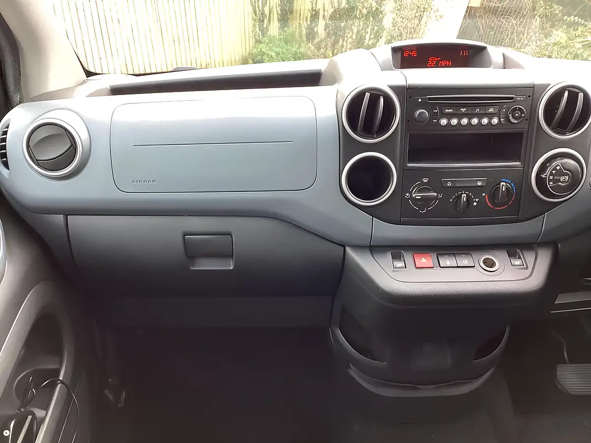 Used 2013 Peugeot Partner Tepee Tepee S Egc (s/S) Silver - Interior and Exterior details 12