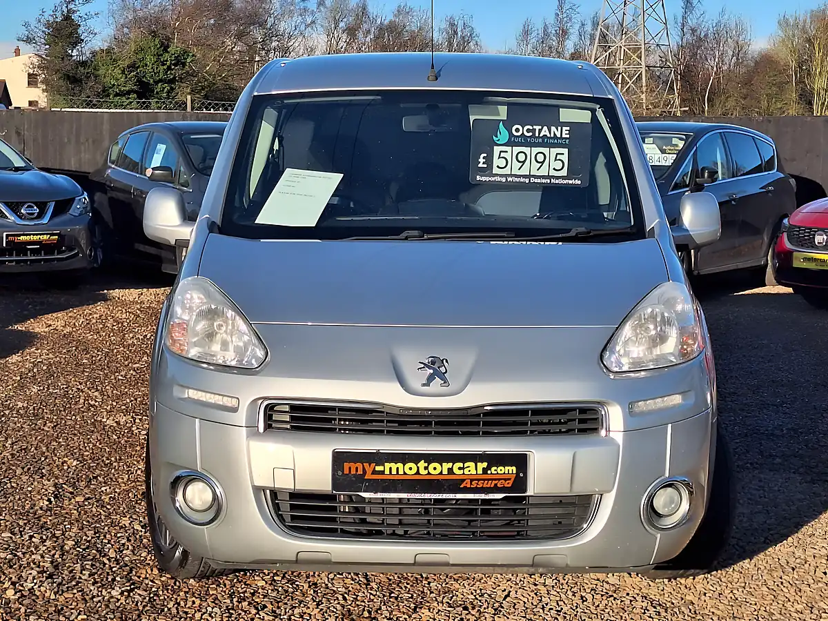Used 2013 Peugeot Partner Tepee Tepee S Egc (s/S) Silver - Interior and Exterior details 13