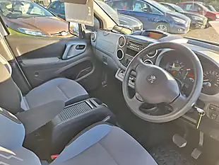 Used 2013 Peugeot Partner Tepee Tepee S Egc (s/S) Silver - Interior and Exterior details 14