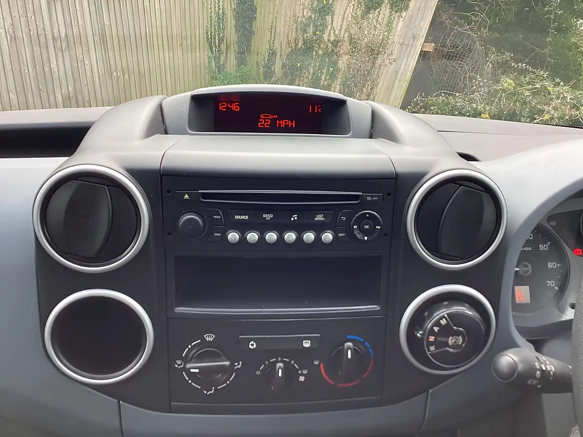 Used 2013 Peugeot Partner Tepee Tepee S Egc (s/S) Silver - Interior and Exterior details 9