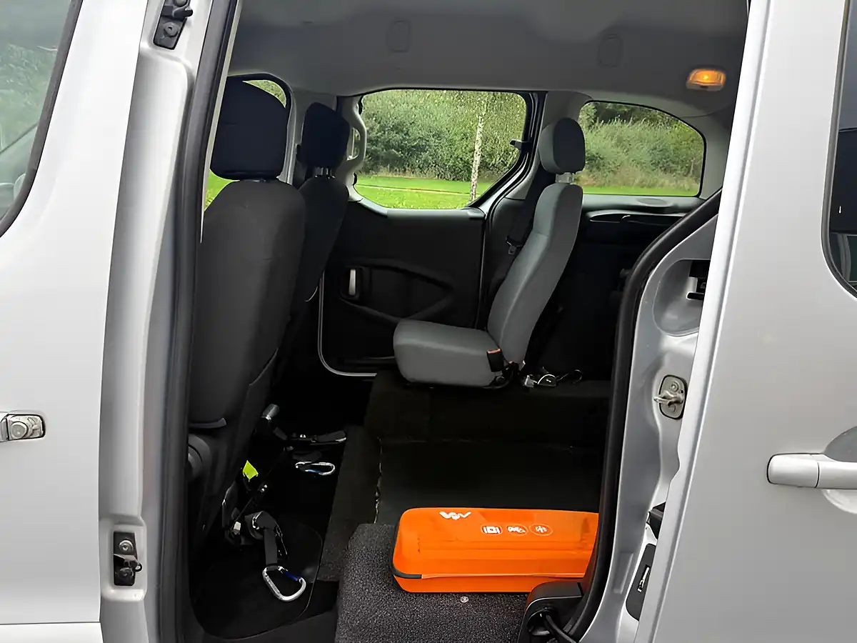 Used 2013 Peugeot Partner Tepee Tepee S - Interior and Exterior details 10