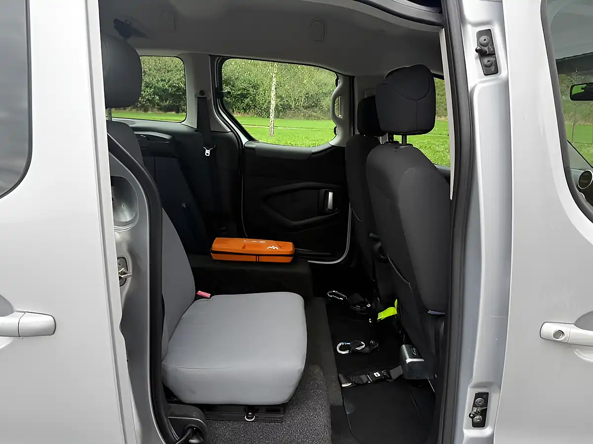 Used 2013 Peugeot Partner Tepee Tepee S - Interior and Exterior details 12