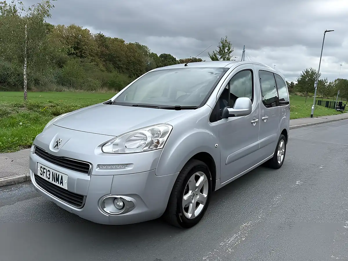 Used 2013 Peugeot Partner Tepee Tepee S - Interior and Exterior details 5