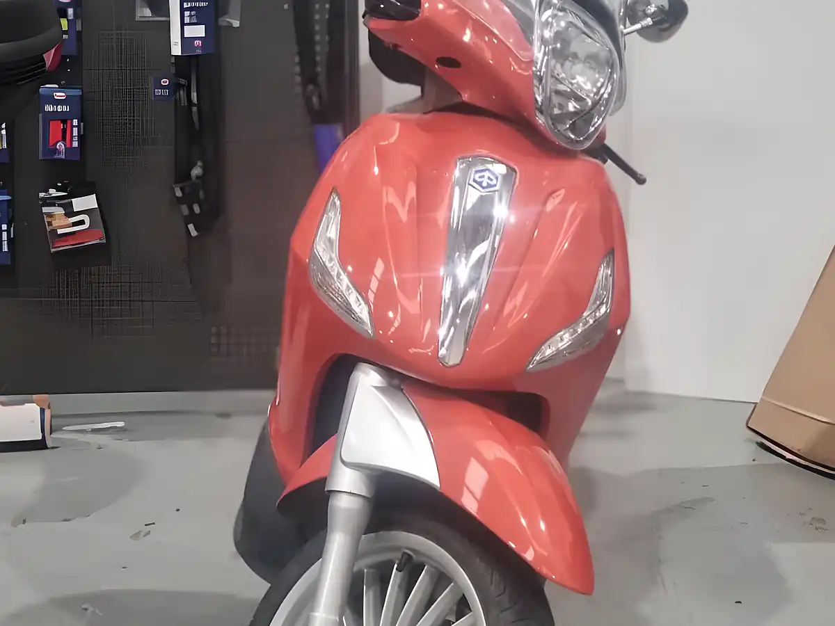 Used 2013 Piaggio Beverly 300 Bronze - Interior and Exterior details 3