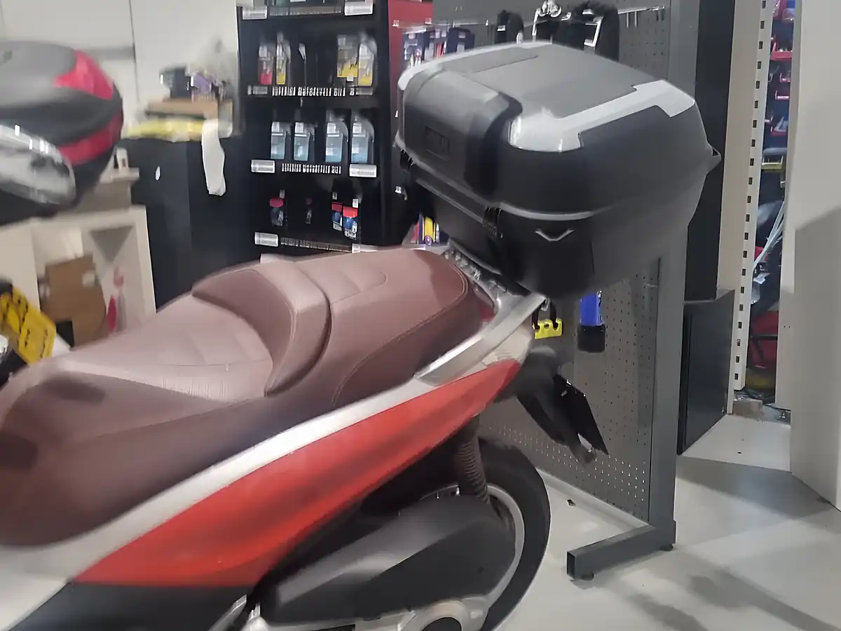 Used 2013 Piaggio Beverly 300 Bronze - Interior and Exterior details 5