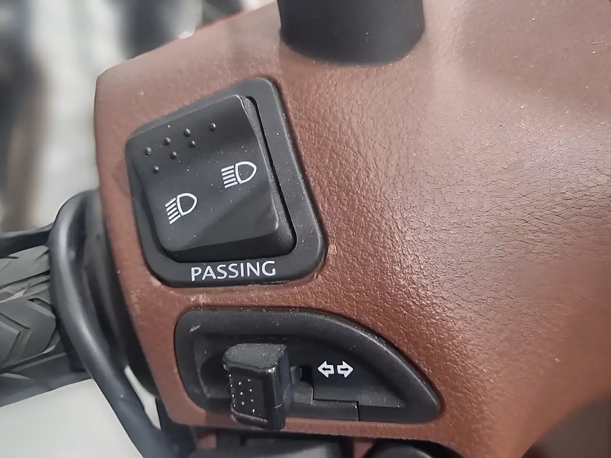 Used 2013 Piaggio Beverly 300 Bronze - Interior and Exterior details 9