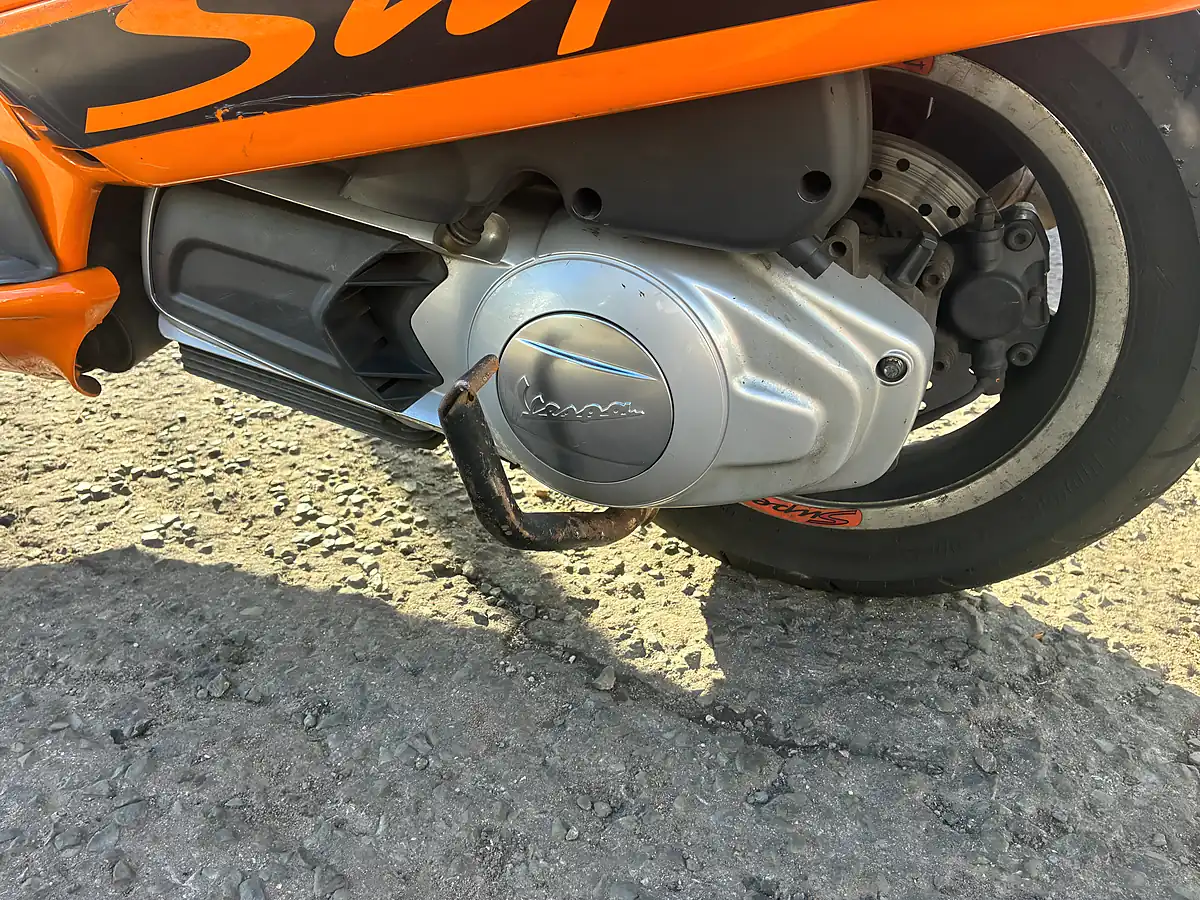 Used 2013 Piaggio Vespa Gts 125 Supersport Orange - Interior and Exterior details 12