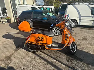 Used 2013 Piaggio Vespa Gts 125 Supersport Orange - Interior and Exterior details 2