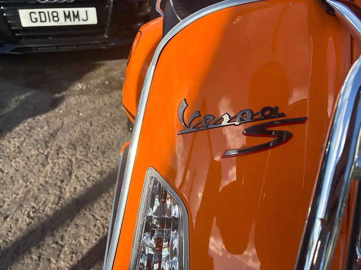 Used 2013 Piaggio Vespa Gts 125 Supersport Orange - Interior and Exterior details 7