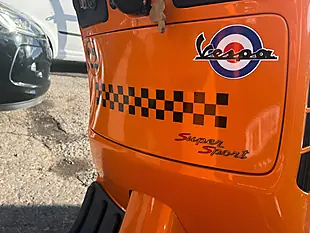 Used 2013 Piaggio Vespa Gts 125 Supersport Orange - Interior and Exterior details 8