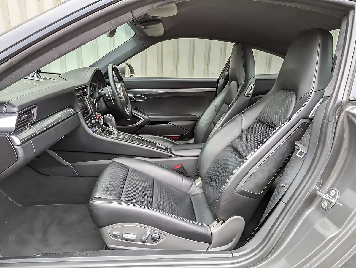 Used 2013 Porsche 911 Turbo Agate Grey Metallic - Interior and Exterior details 13