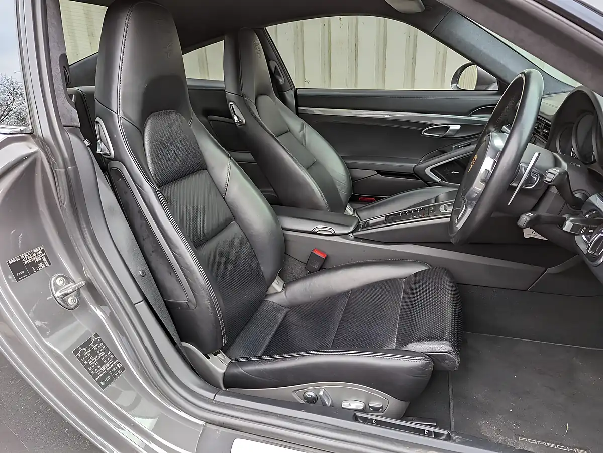Used 2013 Porsche 911 Turbo Agate Grey Metallic - Interior and Exterior details 4