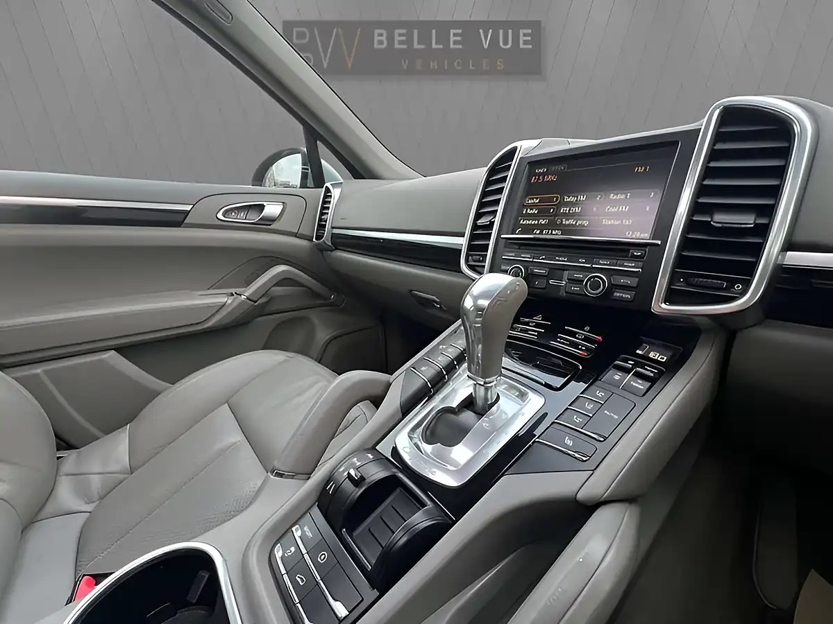 Used 2013 Porsche Cayenne Ice Silver Metallic - Interior and Exterior details 10