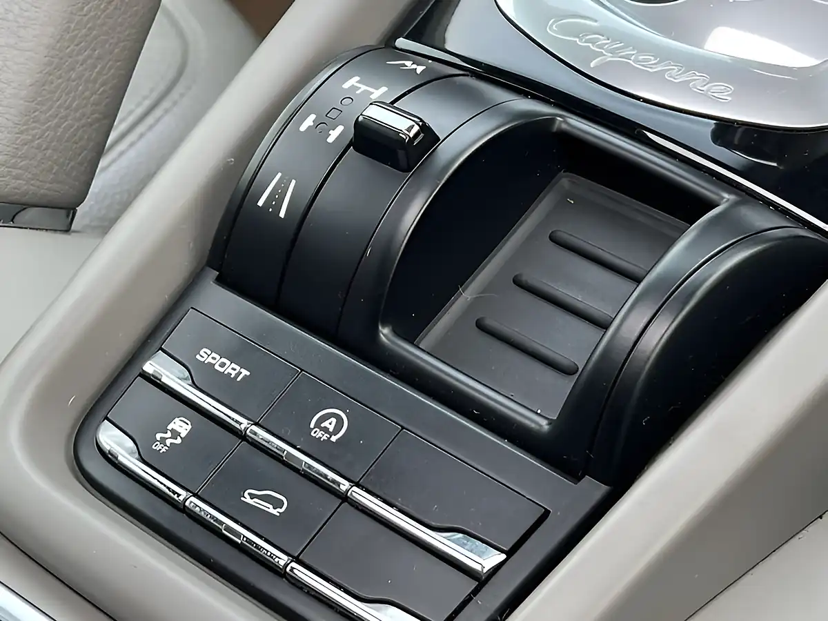 Used 2013 Porsche Cayenne Ice Silver Metallic - Interior and Exterior details 16