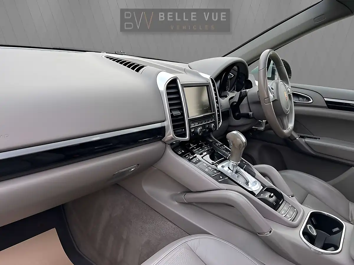 Used 2013 Porsche Cayenne Ice Silver Metallic - Interior and Exterior details 19