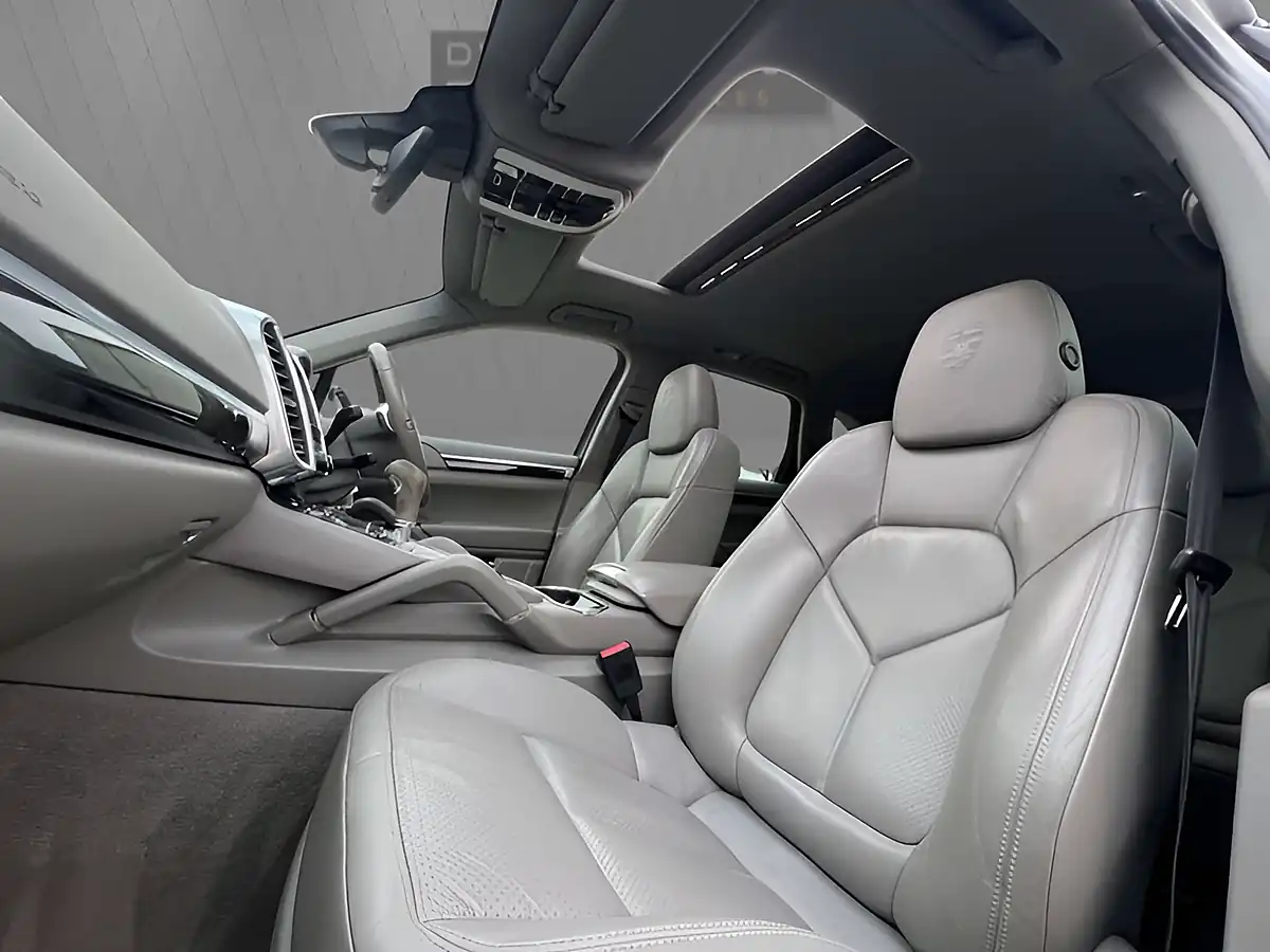 Used 2013 Porsche Cayenne Ice Silver Metallic - Interior and Exterior details 20